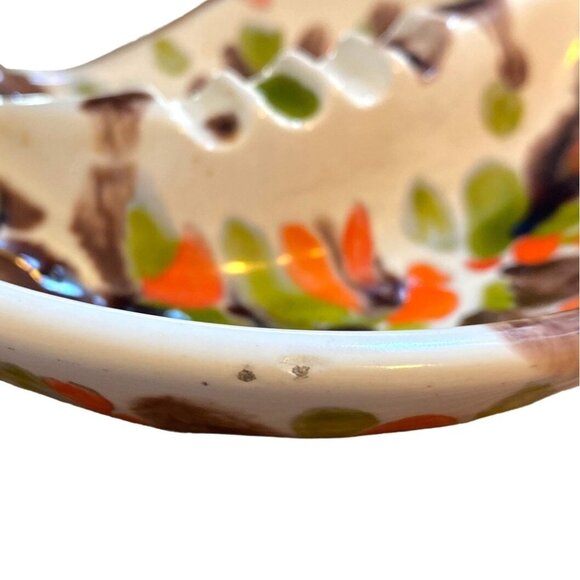 Ceramic Leaf-Shaped Ashtray With Hand-Painted Autumn Colors - Picture 6 of 11